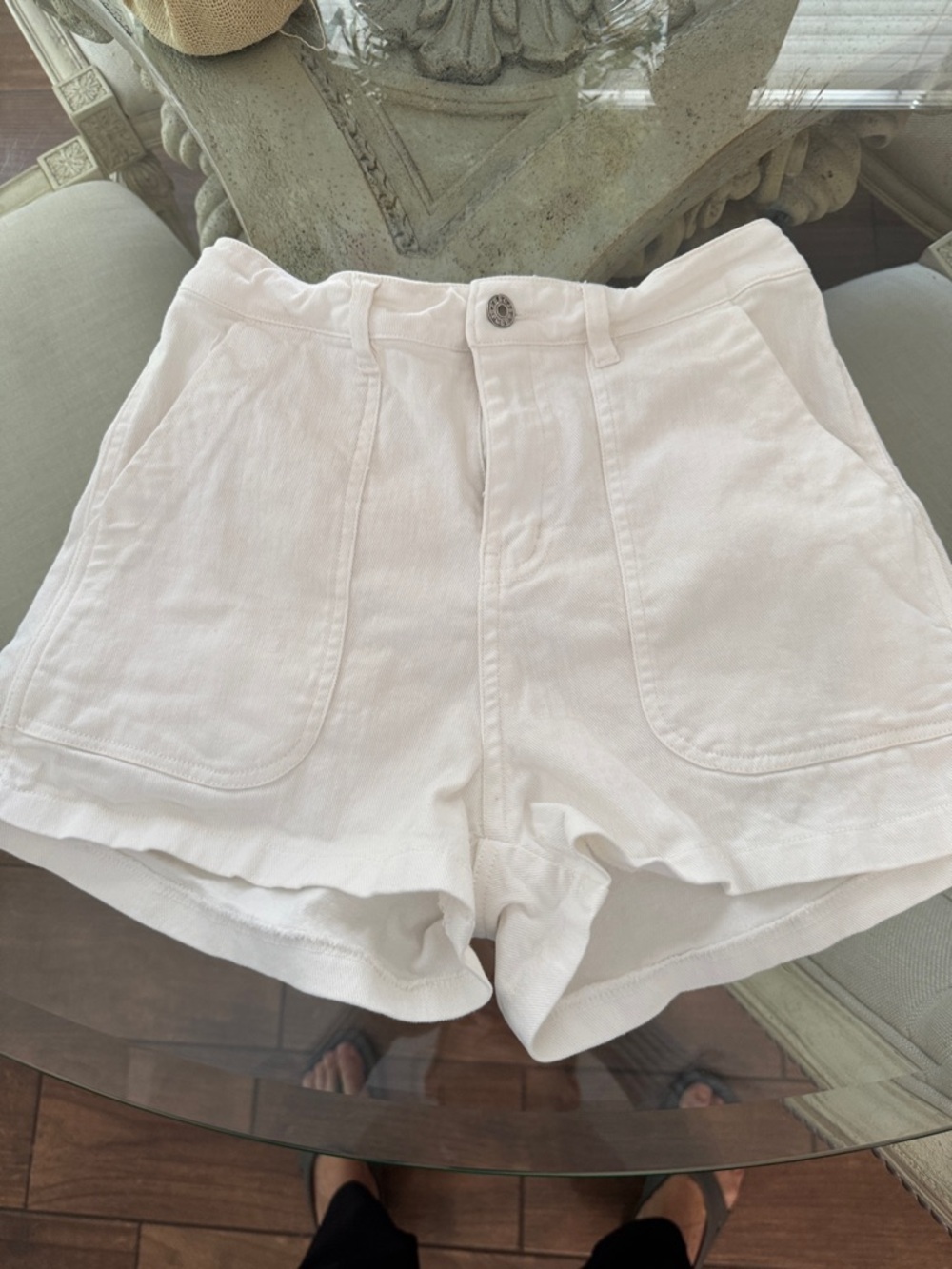 entro White High-Waist Casual Patch Pocket Shorts